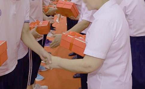 十八岁成人礼寄语