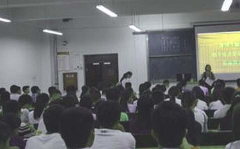 加油站站长竞聘演讲稿