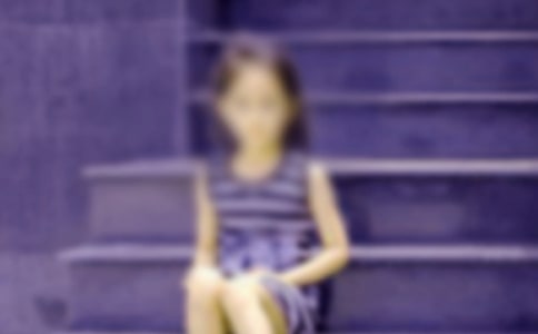 《对面的女孩看过来》歌词