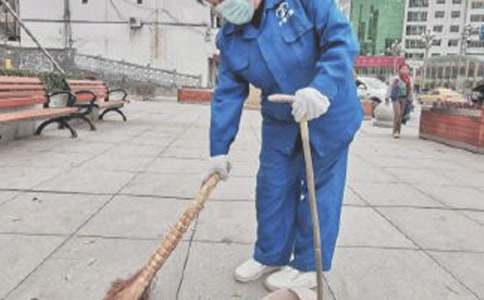 当环卫工人的一天作文