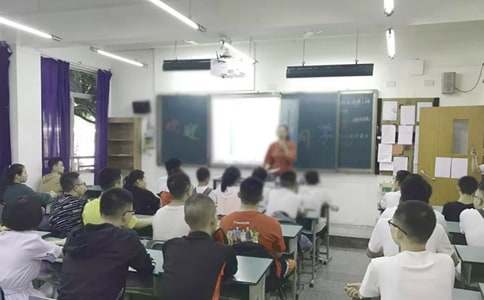 《春暖特殊家长会》观后感